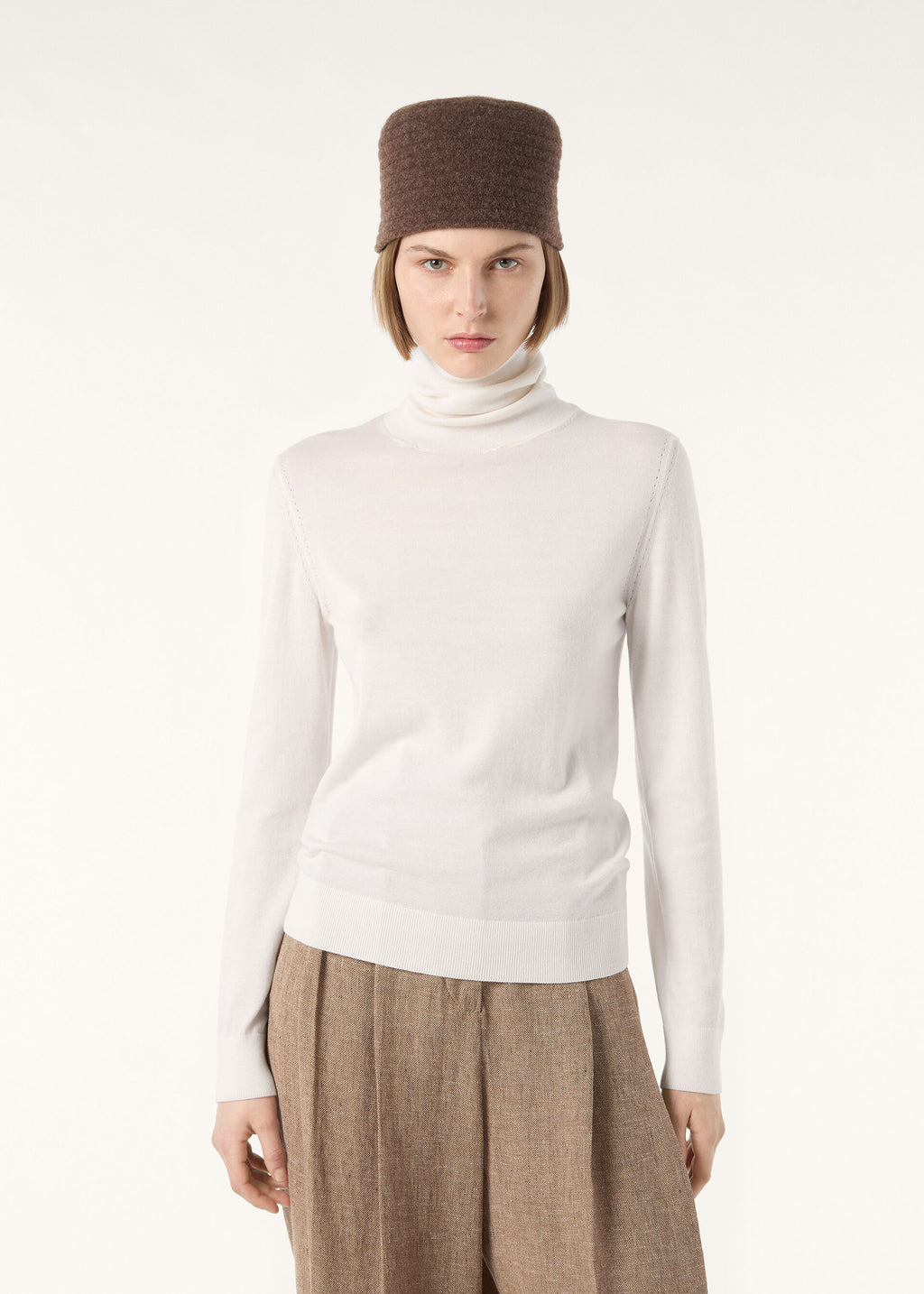 Neo Piuma Turtleneck - White