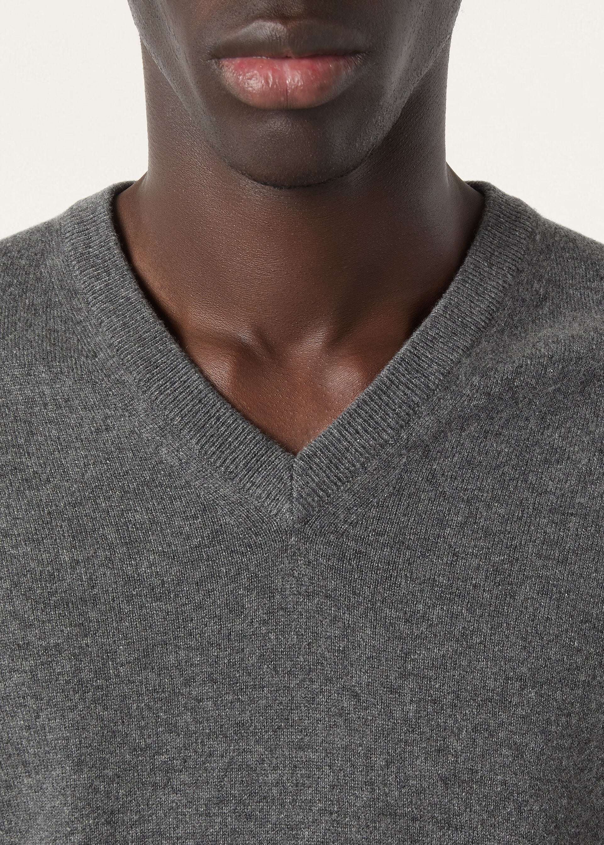 Classic V-Neck - Gray Melange