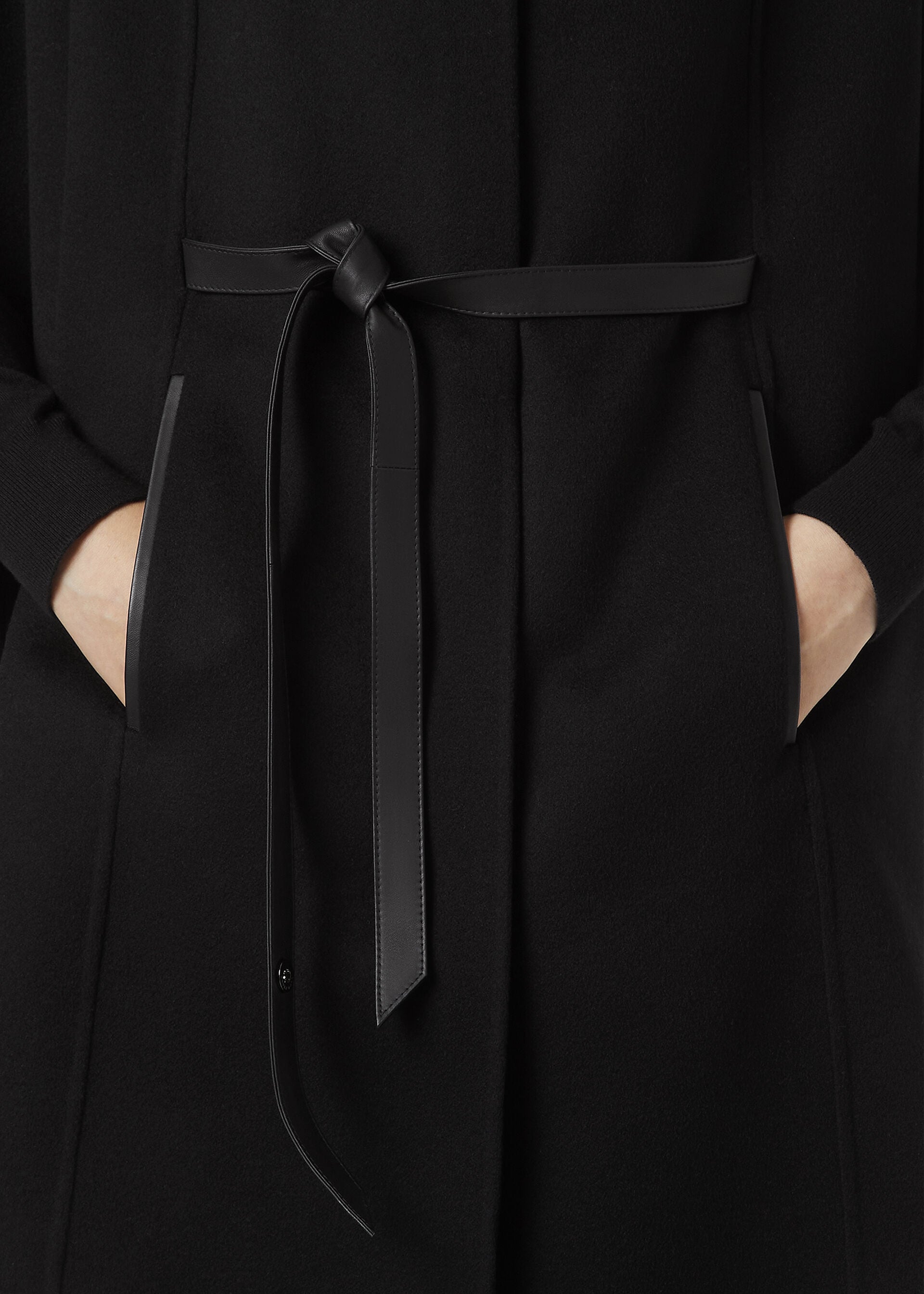 Salzburg Cape - Black