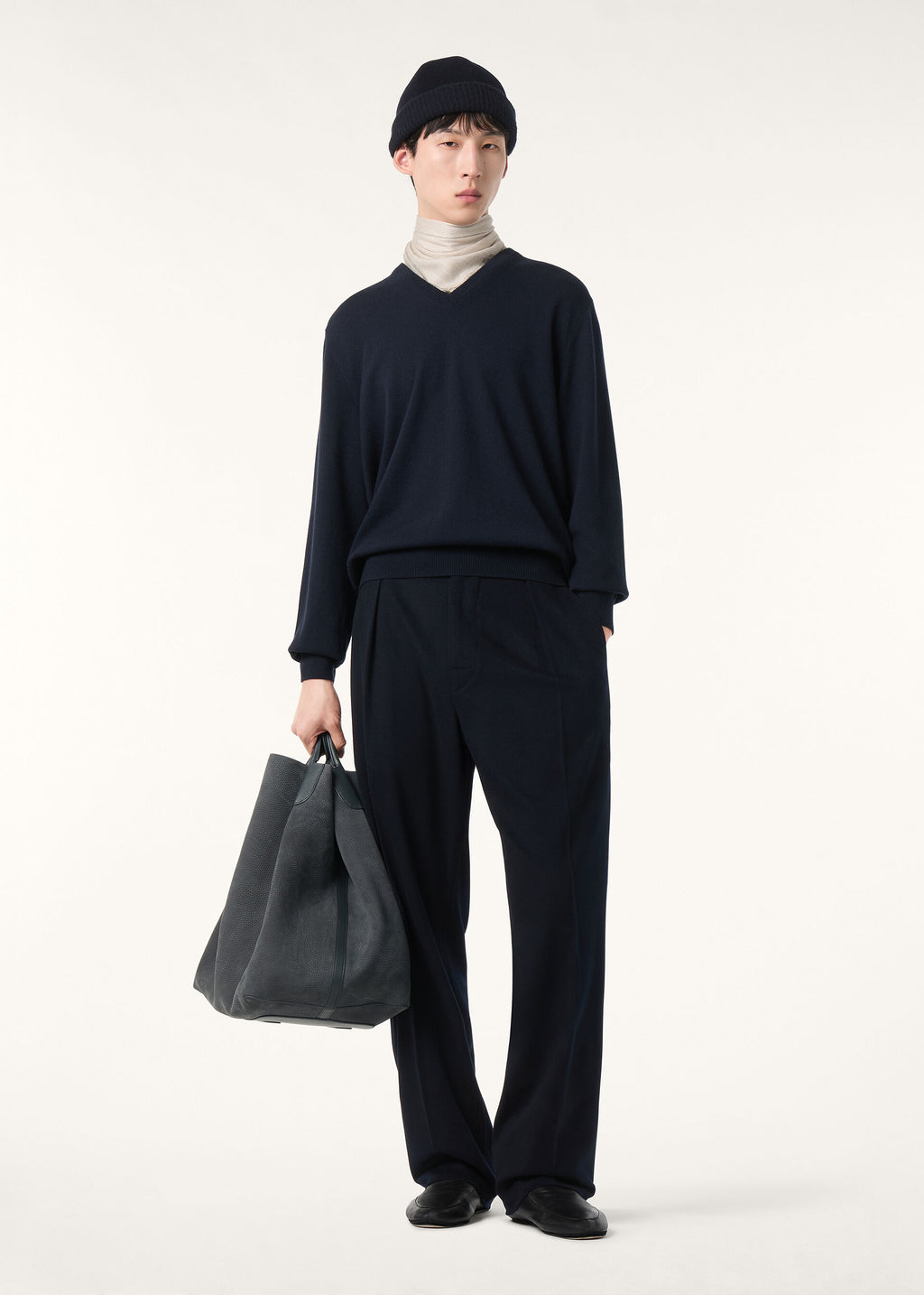 Classic V-Neck - Navy Blue