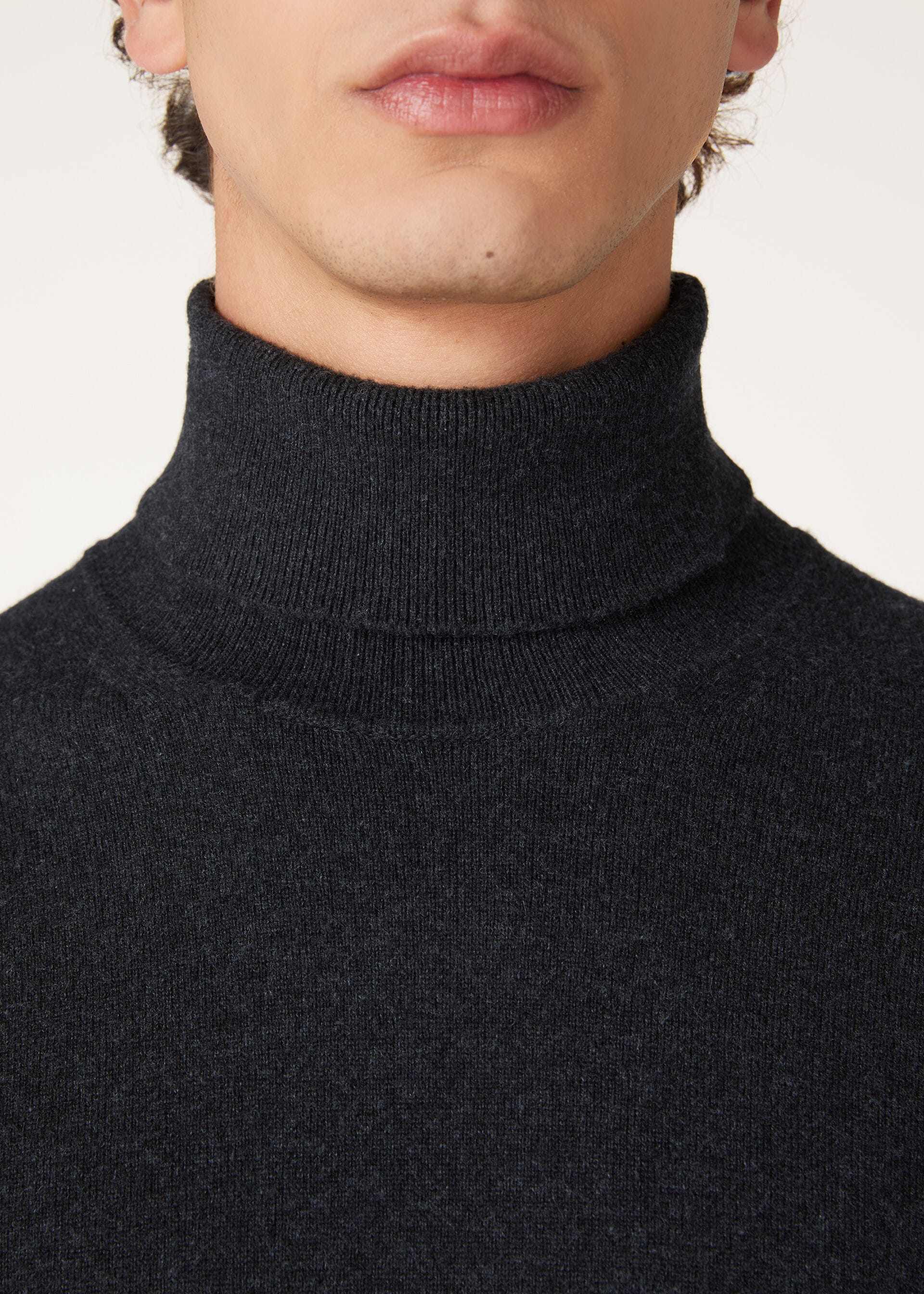 Classic Turtleneck - Black/Gray Melange