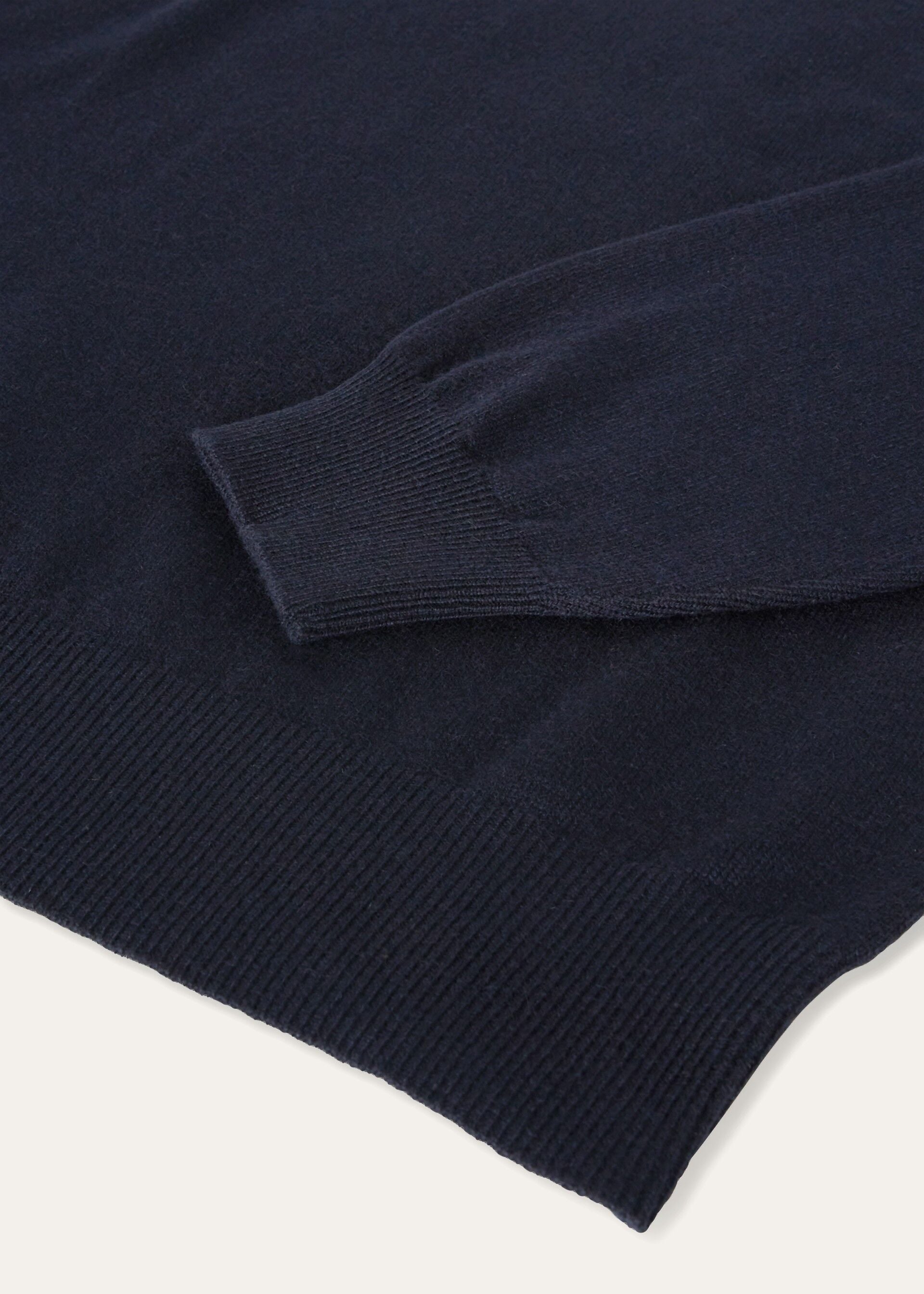 Classic V-Neck - Navy Blue
