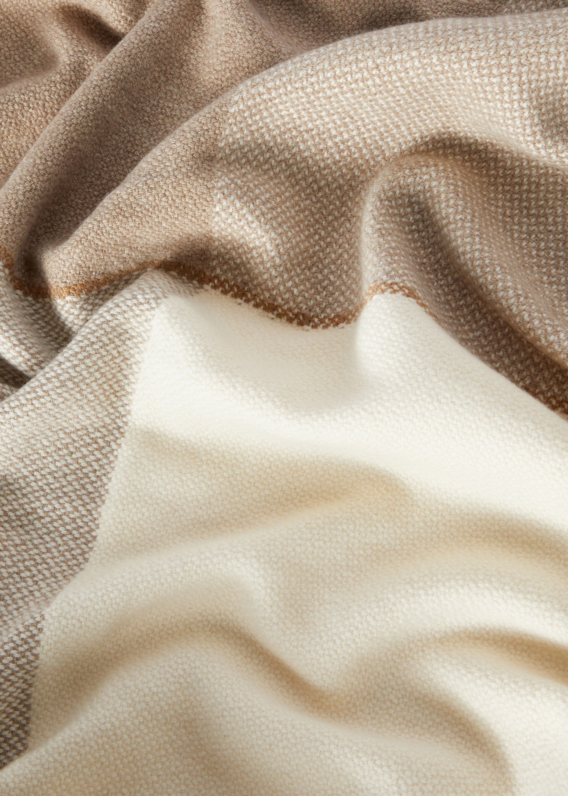 Gobi Throw Blanket - White / Brown