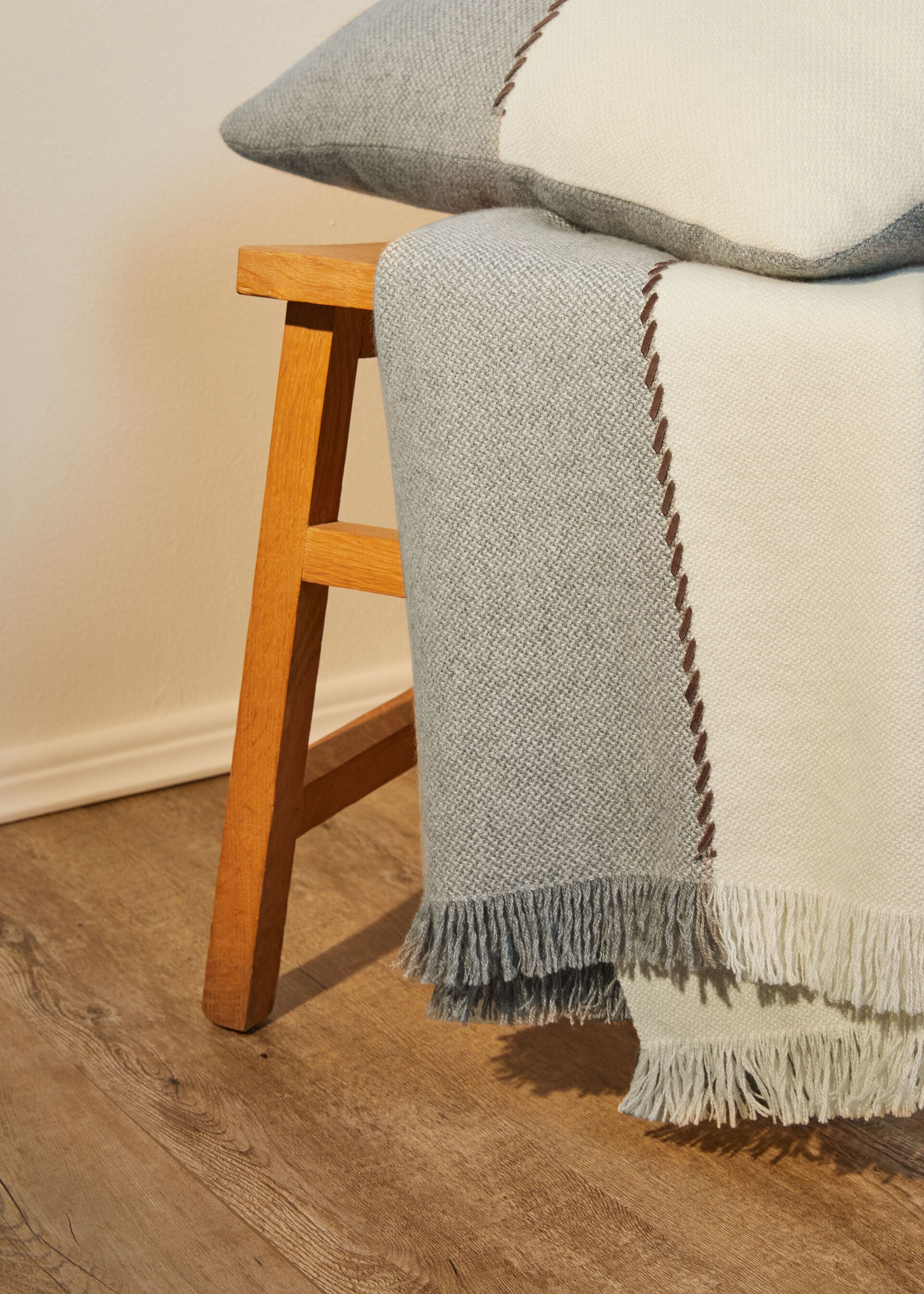 Gobi Throw Blanket - White / Grey