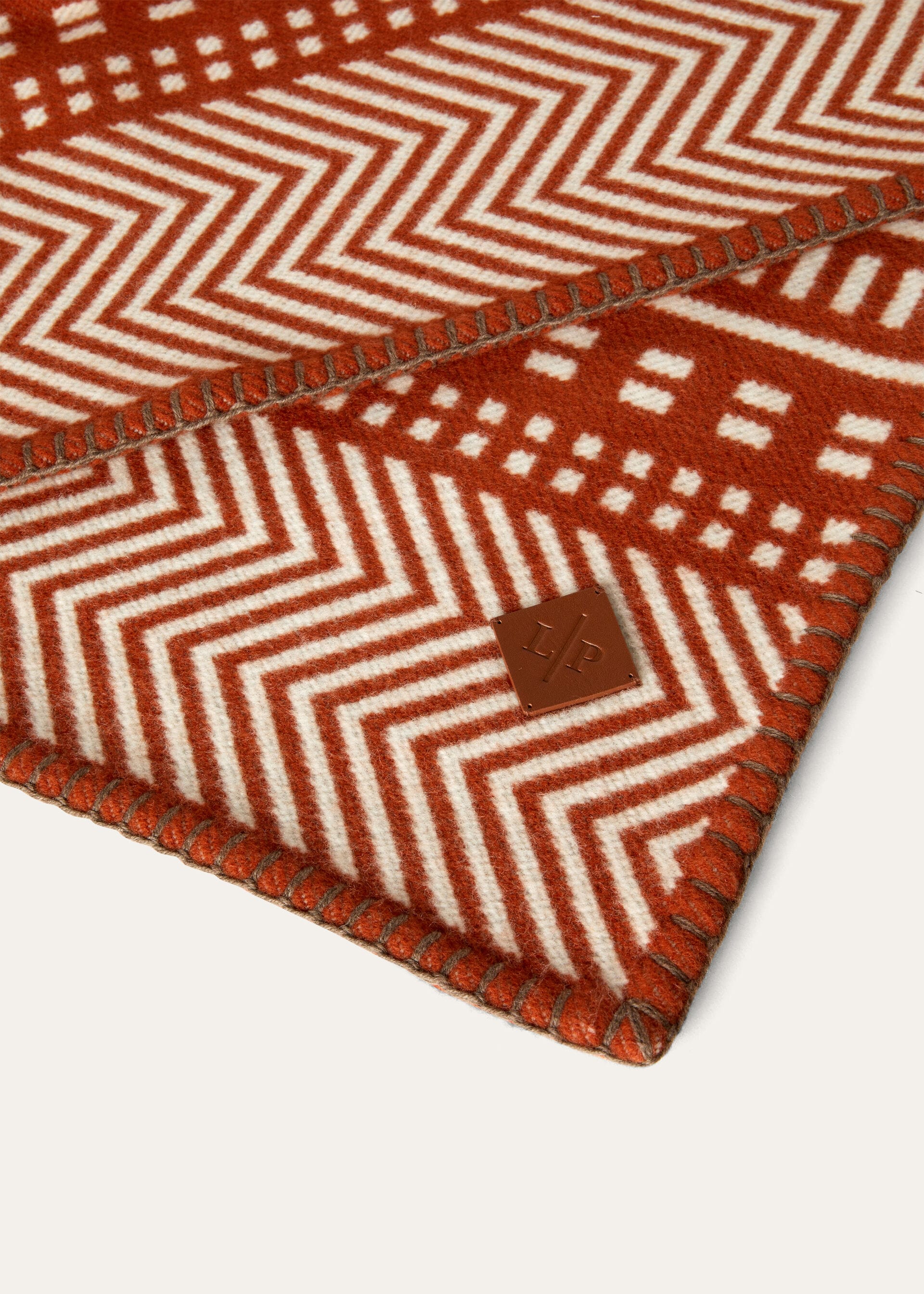 Atacama Throw Blanket - Piment Doux /White