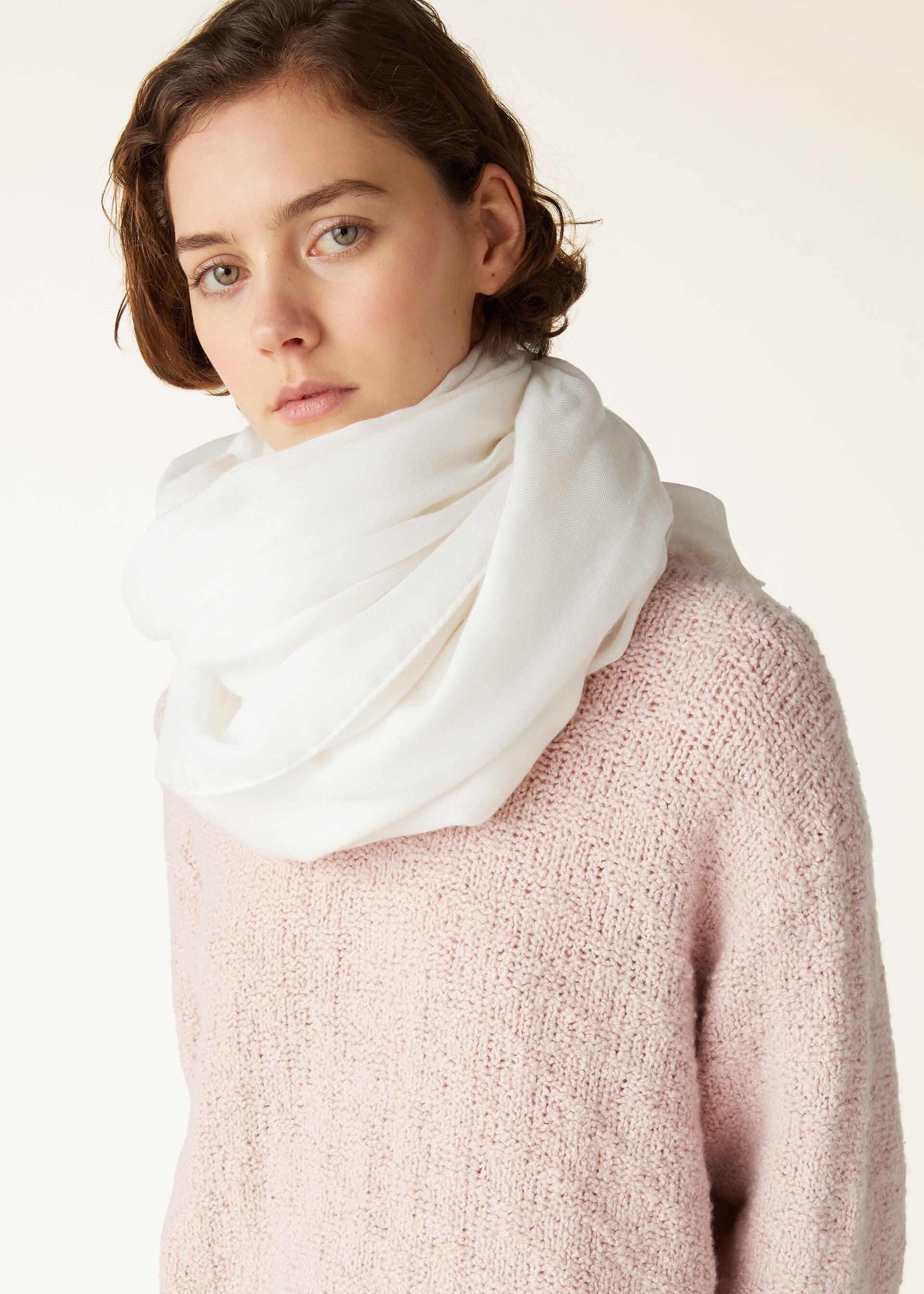 Maxi Crest Stole - White