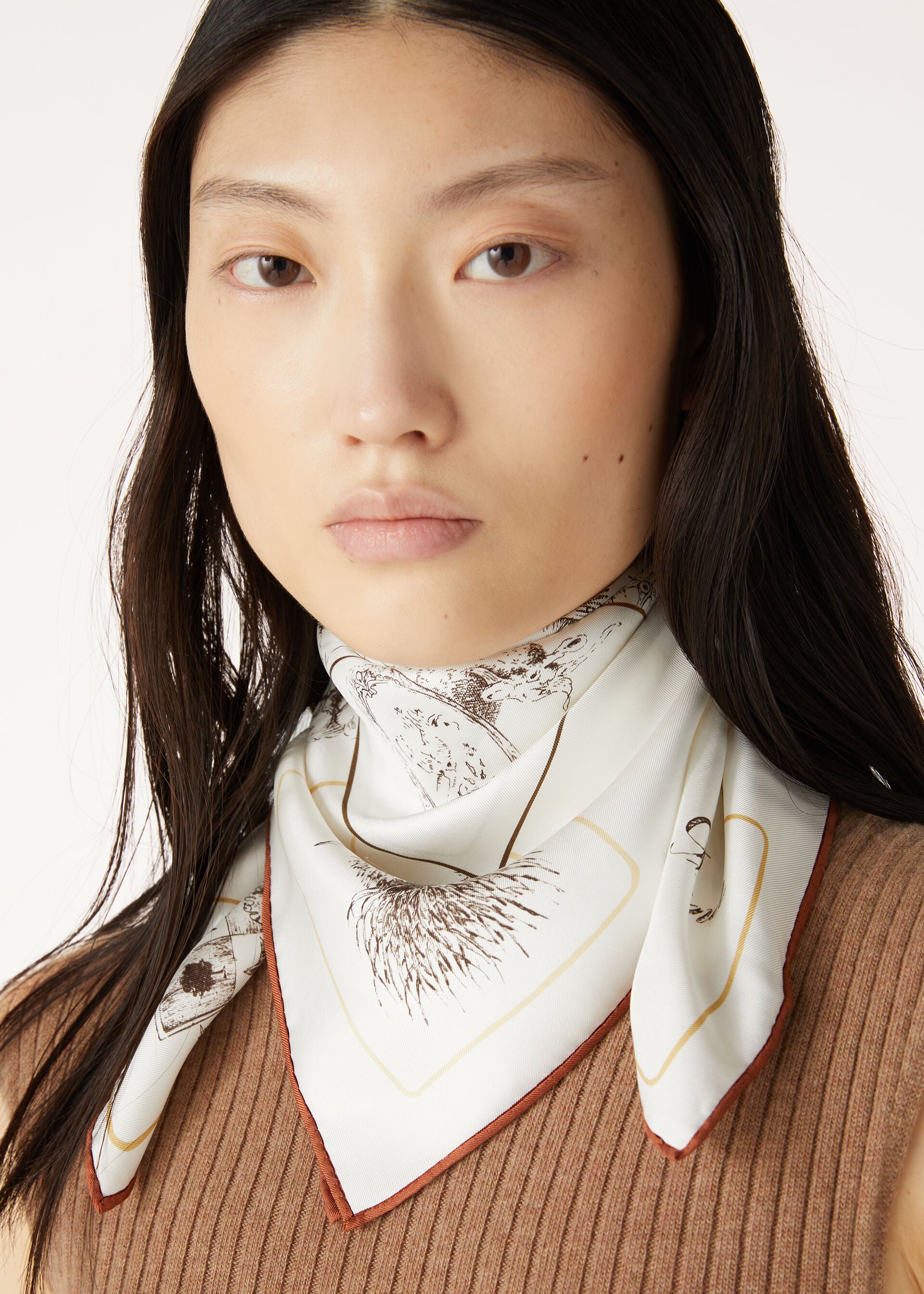 Heritage Foulard 60x60 - White/Dark Brown/Kummel