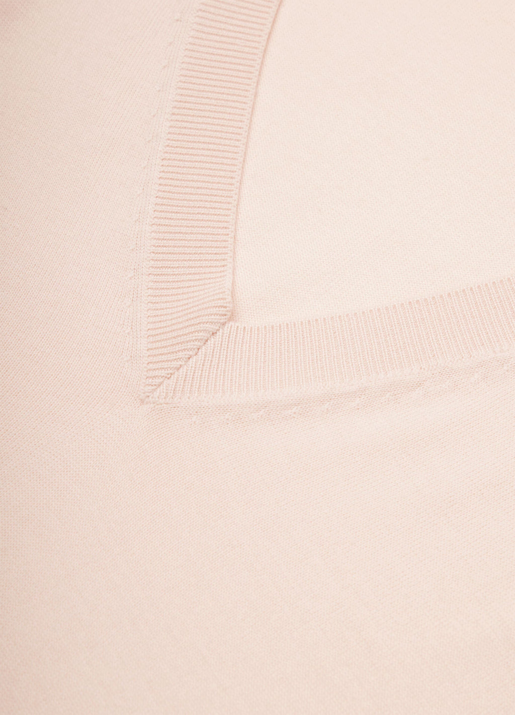 Royal Lightness™ V-Neck - Fluffy Pink