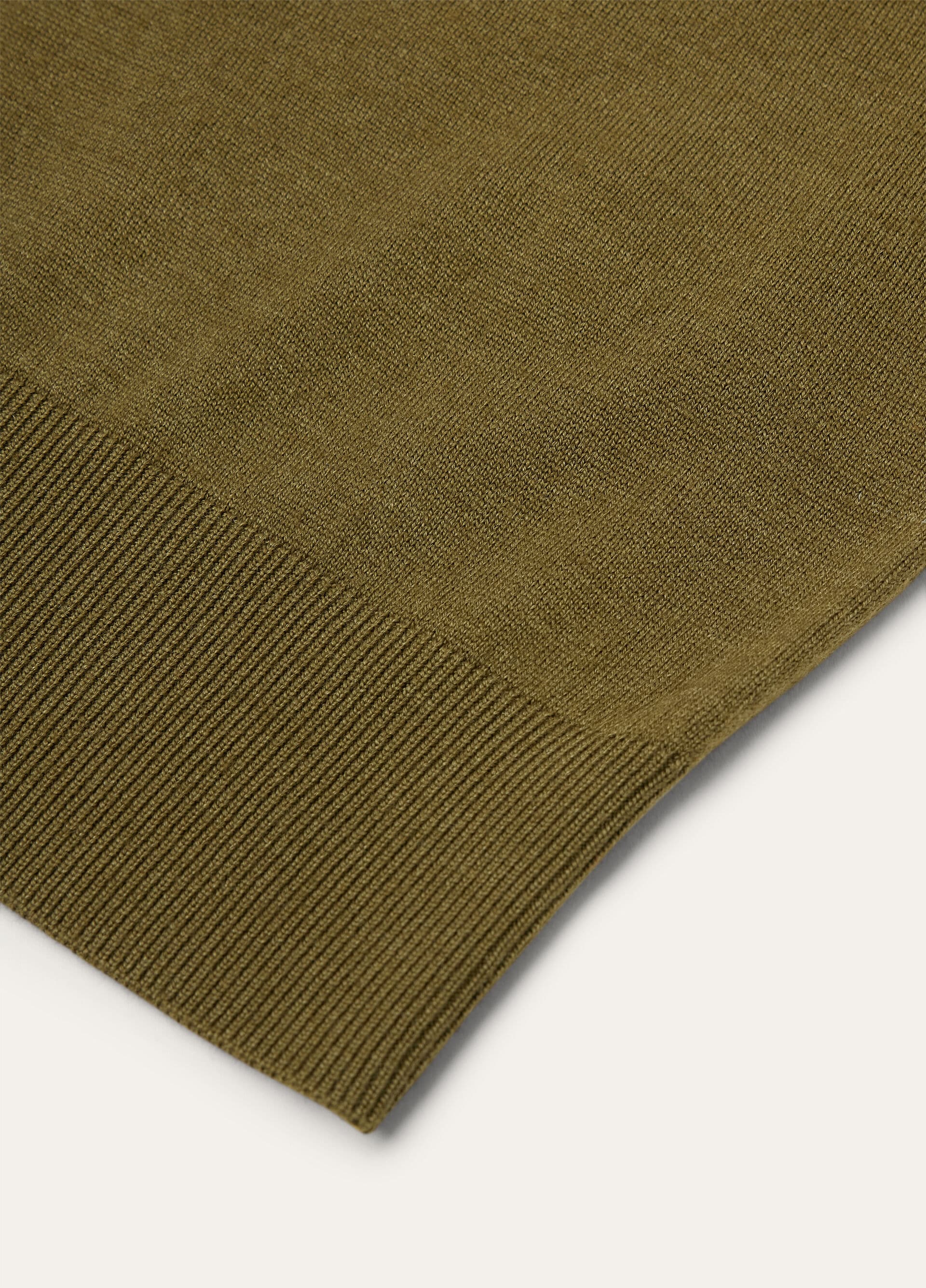 Royal Lightness™ V-Neck - Fern Meadow