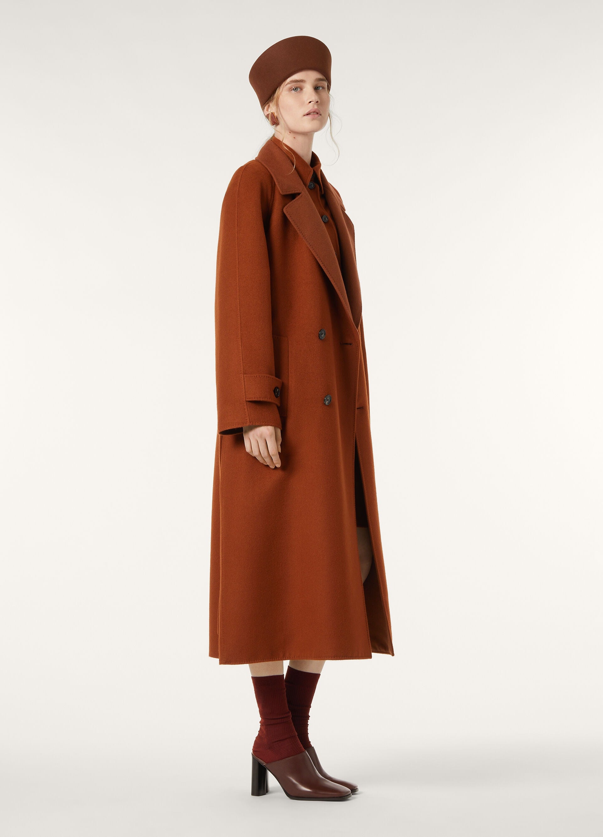 Foster Coat - Sanguine Pencil