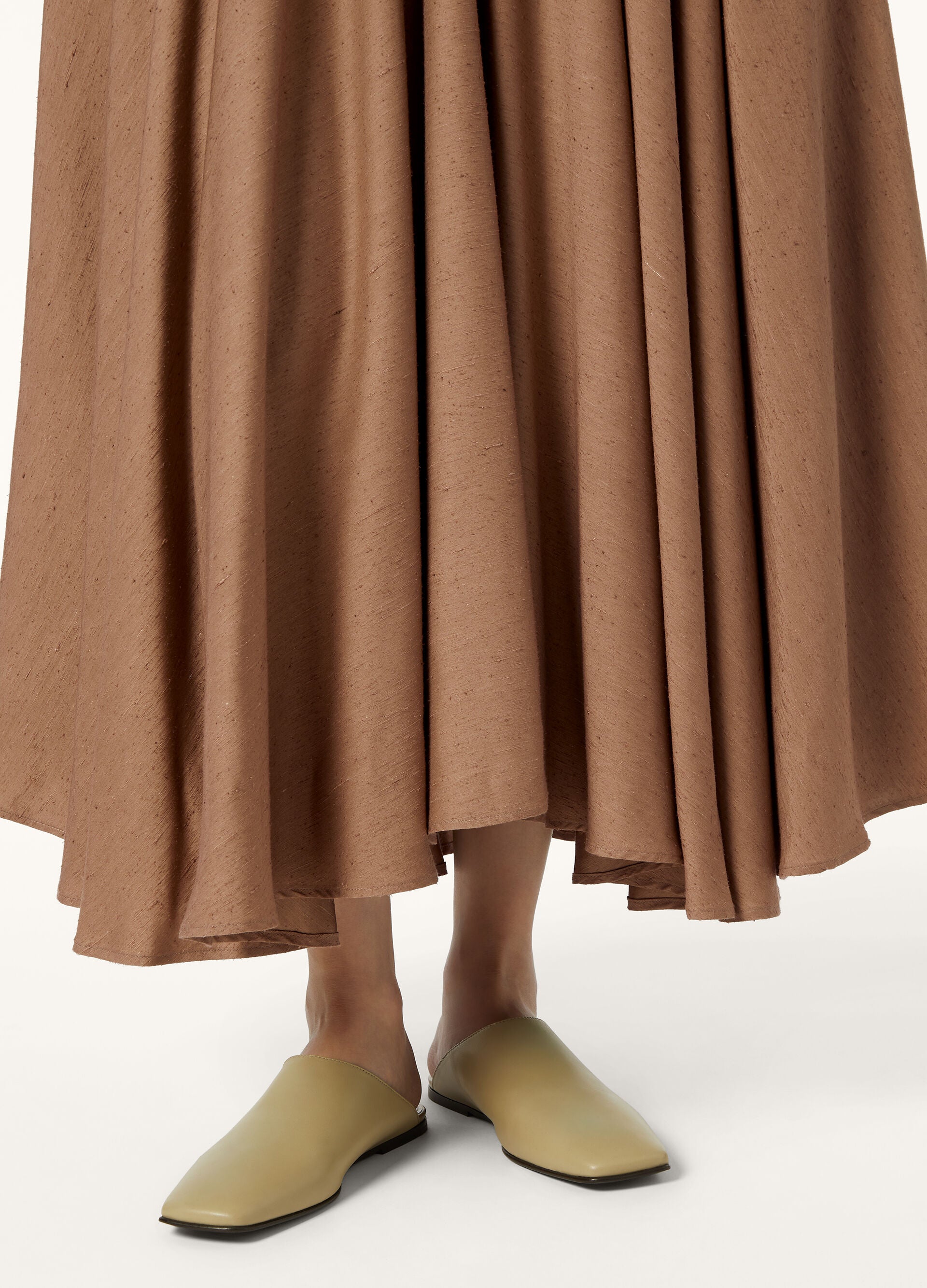 Alba Flat Mule - Dried Taragon