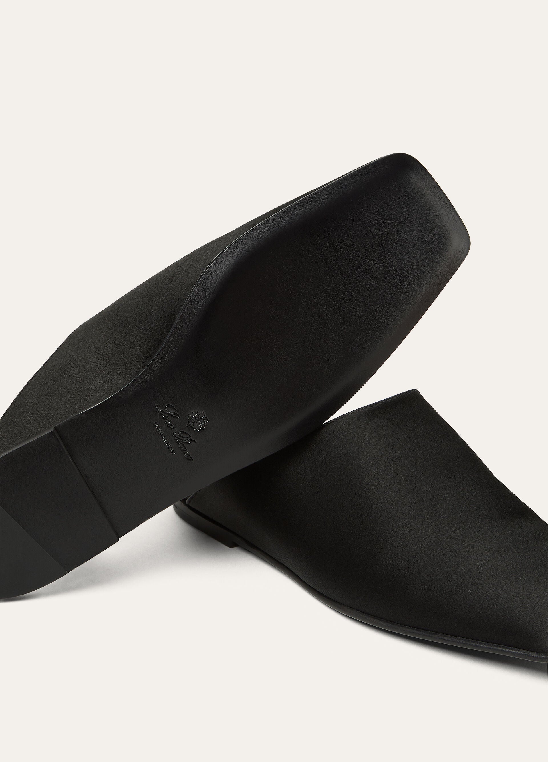 Alba Flat Mule - Black