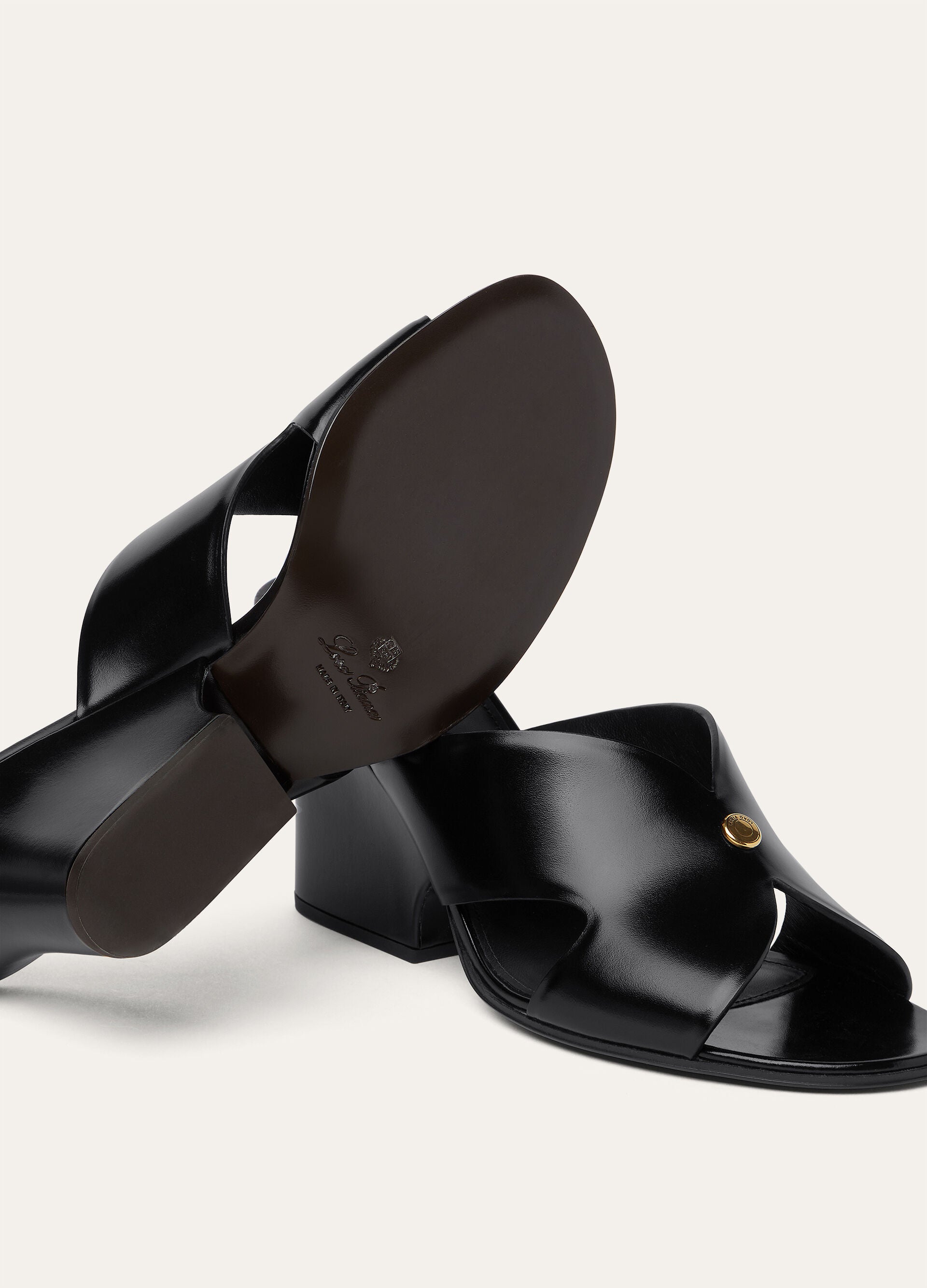 Vera Sandal - Black