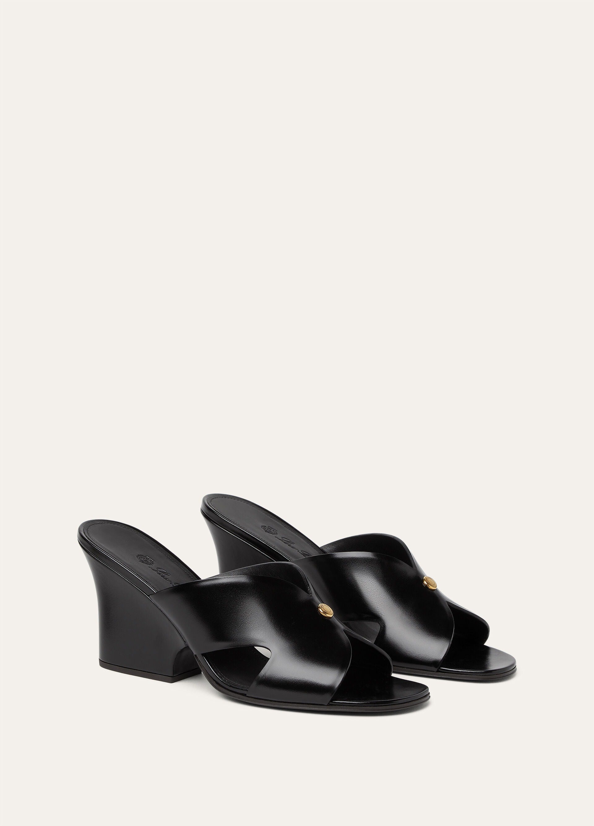 Vera Sandal - Black