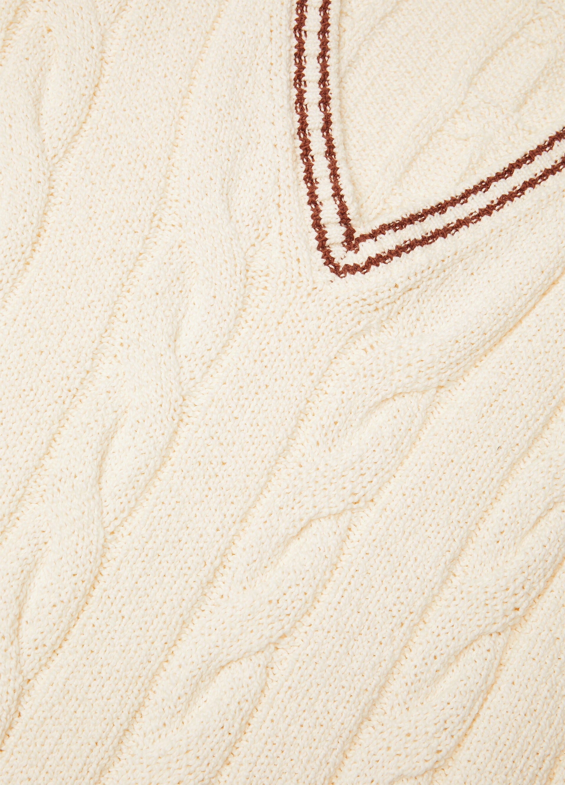 Augusta V-Neck - White/Kummel