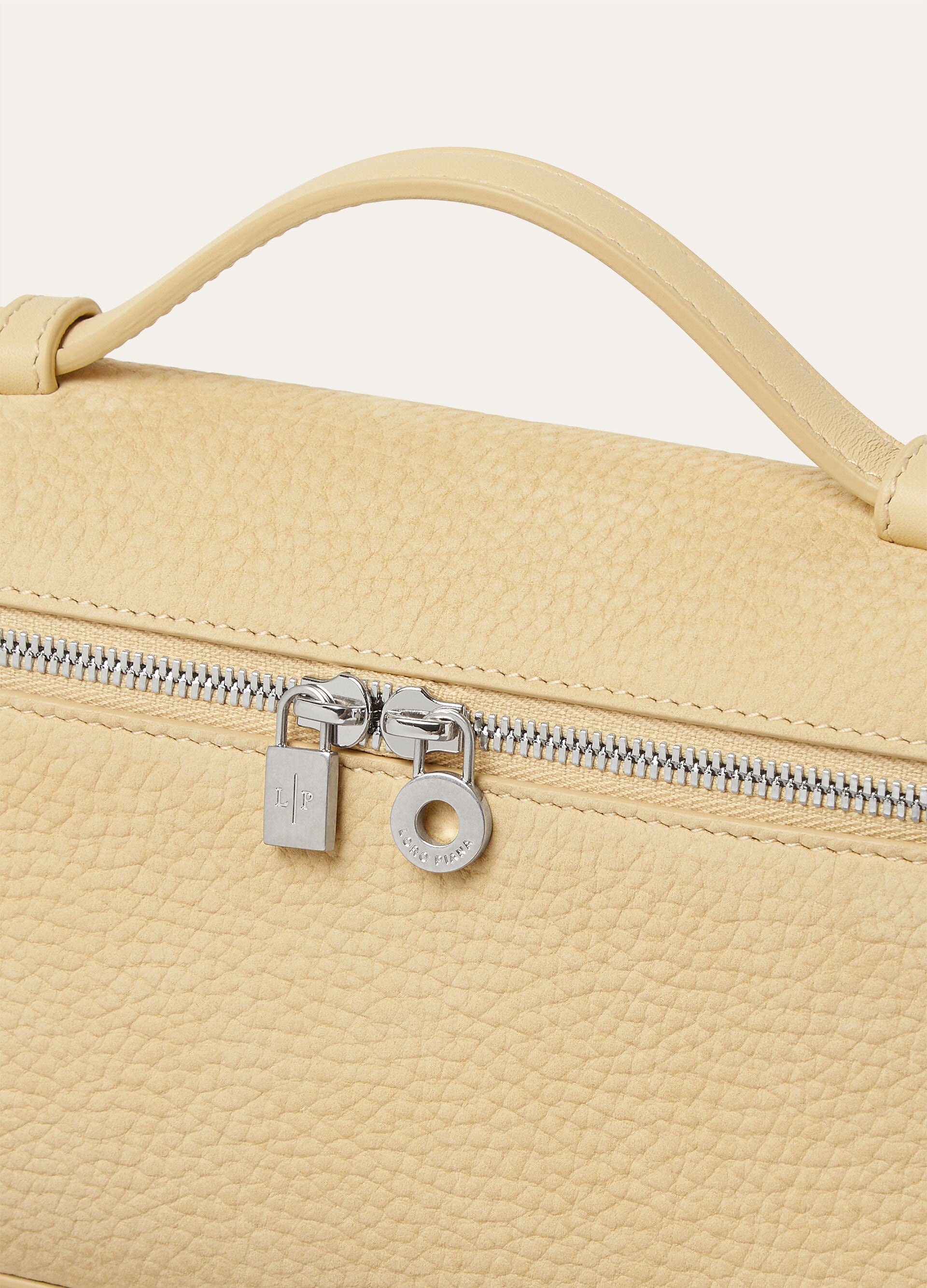 Extra Pocket L19 - Chantilly Cream/Antique Silver